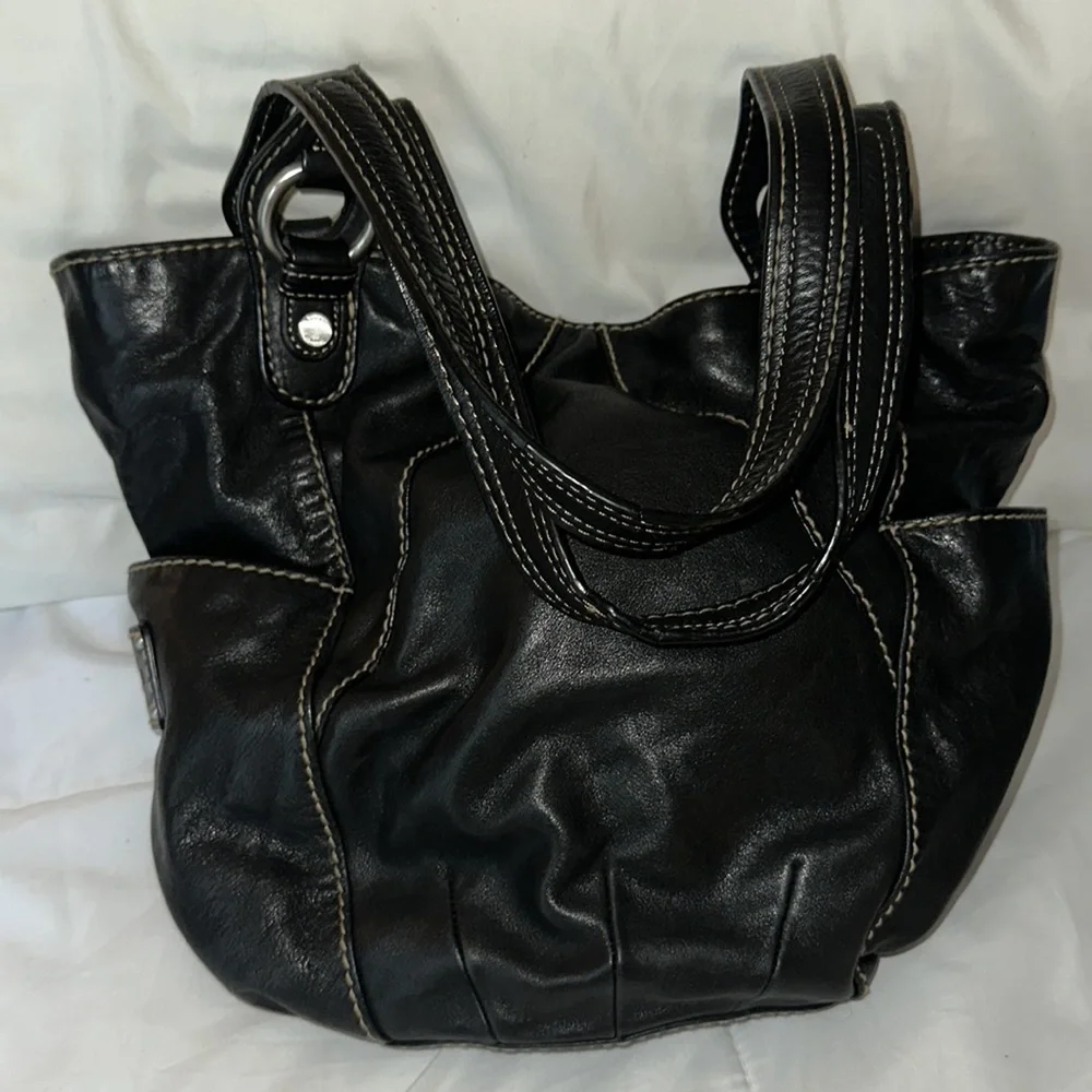 Tignanello black leather hobo bag with charms very nice destitute soft stylish - Picture 6 of 17